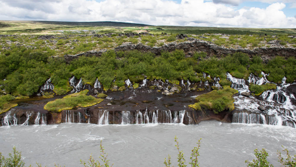 Самый необычный водопад  в Исландии