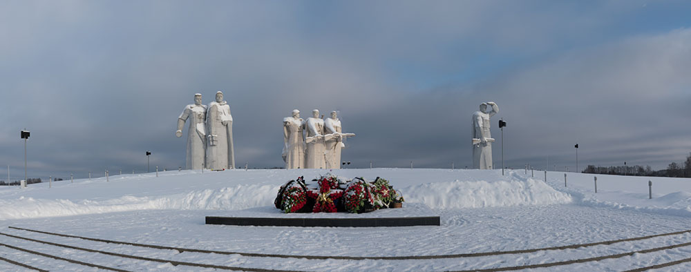 Мемориал "Памятник 28ми" в Дубосеково. Мемориал "Памятник 28ми" в Дубосеково. Панорама