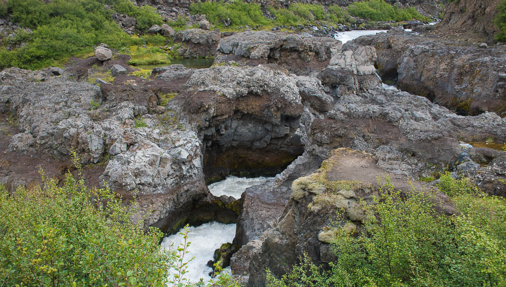 Водопад Барнафосс (Barnafoss) вид с моста. Июль 2017 года.
