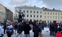 У фонтана в феврале
